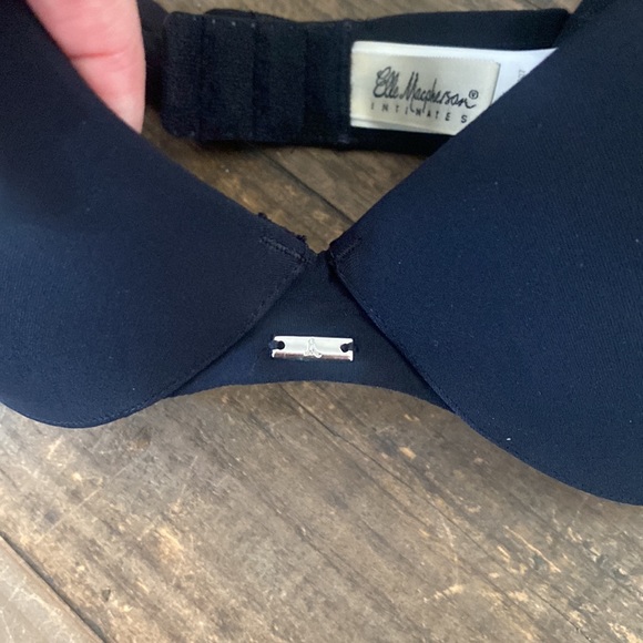 Like new! Black push up bra - Picture 2 of 5